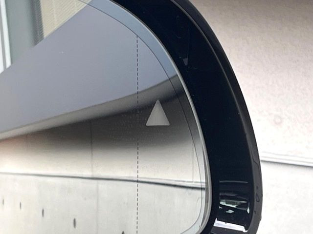 ���u���C���h�A�V�X�g�Z���T�[:���p����̎Ԃ����m���A�h���C�o�[���Ԑ��ύX���s���ۂɁA�x�����Ƌ��ɒ��ӂ𑣂��Ă������S�x���@�\�ł�!