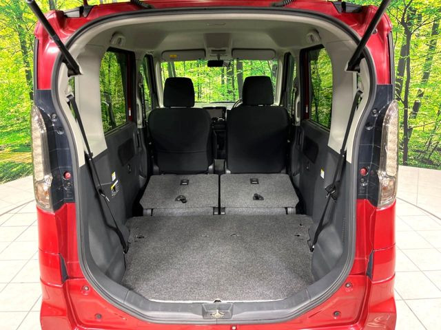 ���i�̂���������ʋ΁A���}���ɏ\���ȉ׎��X�y�[�X���m�ۂ��Ă���܂��B�Z�J���h�V�[�g��|���ƁA�傫�ȉו��̐ύڂ��\�ł���