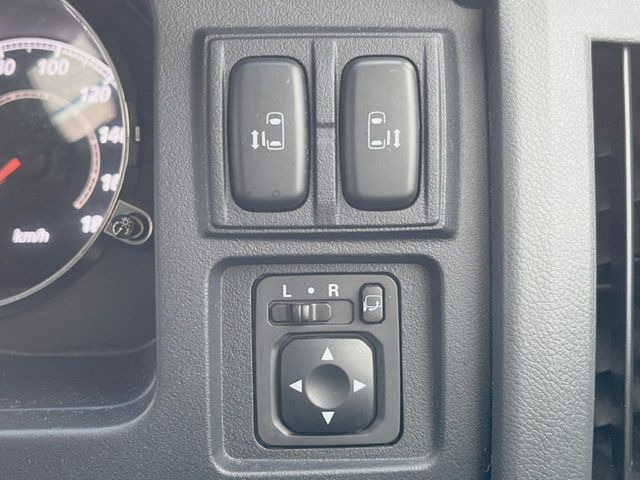 �y�����p���[�X���C�h�h�A�z�X�}�[�g�L�[��^�]�Ȃ̃X�C�b�`�Ō�ȗ����X���C�h�h�A�̊J���\���d��������͂����ăh�A���J����K�v�������A�����Ȃ��q�l�ł��ȒP�ɊJ���߂ł����K�ł���