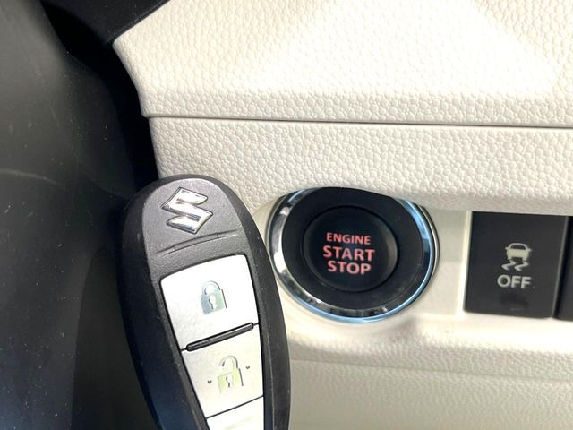 �y�L�[���X�X�^�[�g�V�X�e���z�J�o����|�P�b�g�ɓ��ꂽ�܂܂ł��h�A�̎{���E�������\�ȃX�}�[�g�L�[�𑕔��B�G���W���̃I���E�I�t�����J�M�����o���K�v����������Ƃ��Ă��֗��ł���