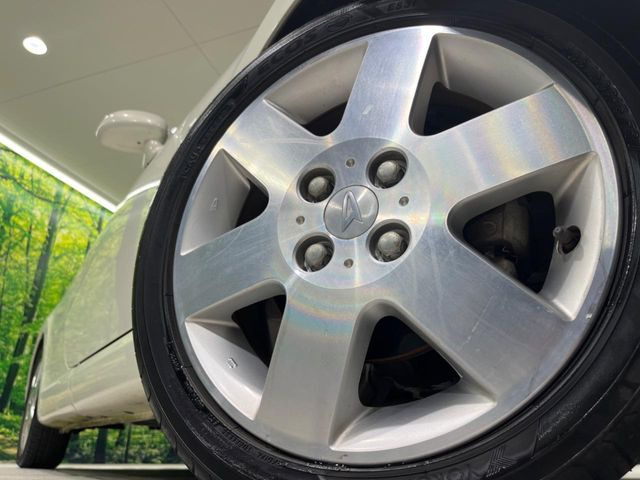 �y����15�C���`�A���~�z�C�[���z�O�ςɃ}�b�`���������A���~�z�C�[���𑕒����Ă���܂��B�e��ЊO�A���~�z�C�[����A�X�^�b�h���X�^�C�����戵�����Ă���܂��B���񂲑��k����������