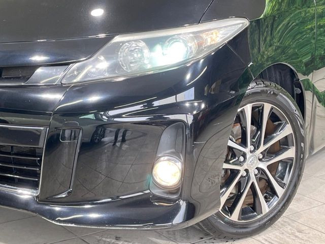 【HIDヘッドライト】非常に明るく前方を照らしてくれるので、悪天候や夜間の走行時も視界良好で安心してお乗りいただけます。