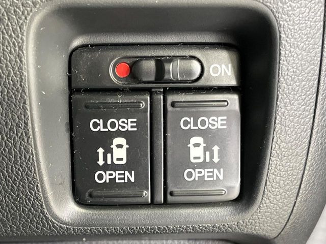 �y�����p���[�X���C�h�h�A�z�X�}�[�g�L�[��^�]�Ȃ̃X�C�b�`�Ō�ȗ����X���C�h�h�A�̊J���\���d��������͂����ăh�A���J����K�v�������A�����Ȃ��q�l�ł��ȒP�ɊJ���߂ł����K�ł���