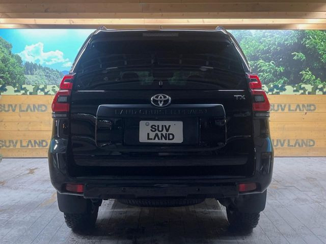 安心の最長10年・走行無制限保証(有償)をご用意。保証内容も充実はもちろん、無料点検&オイル交換や、年中無休の全国・24時間ロードサービスも付帯されておりますのでご安心下さい。