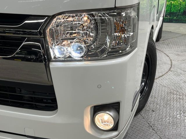 �yLED�w�b�h���C�g�z���V����ԑ��s�����ǍD�Ȏ��E���m�ۂ����S���ĉ^�]�ł��鍂�P�xLED�w�b�h���C�g�𑕔�!�_�����x�������A����d�͂��}�����Ă��܂��B