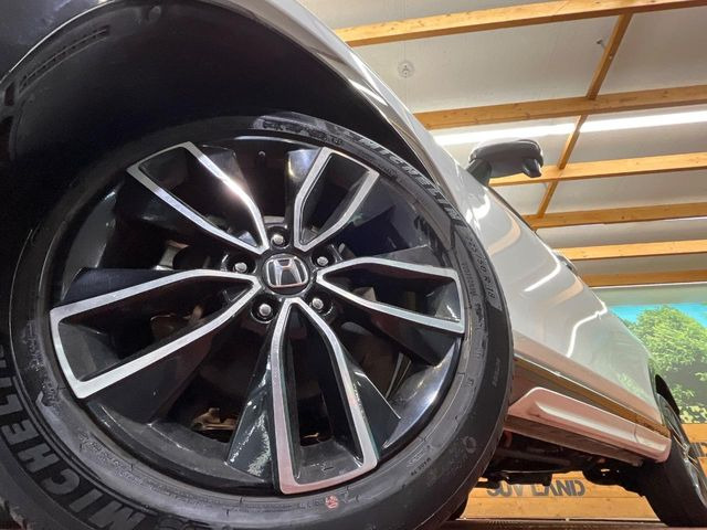 �y����18�C���`�A���~�z�C�[���z�O�ςɃ}�b�`���������A���~�z�C�[���𑕒����Ă���܂��B�e��ЊO�A���~�z�C�[����A�X�^�b�h���X�^�C�����戵�����Ă���܂��B���񂲑��k����������