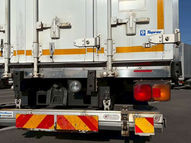 トラック・重機をお探しならトラックコンフロントにお任せください!