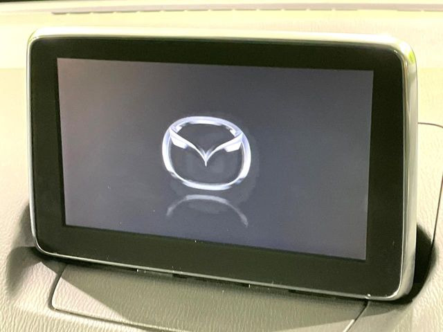 �y�}�c�_�R�l�N�g�i�r�z�ԓ��̕��͋C�Ƀ}�b�`������̌^�^�C�v�̃i�r�B�e����q�ݒ��Bluetooth�Đ����A�l�X�ȋ@�\���y���߂܂��B�����I�ȃ_�C�������삪�\�ŁA�g��������ǍD�ł��B