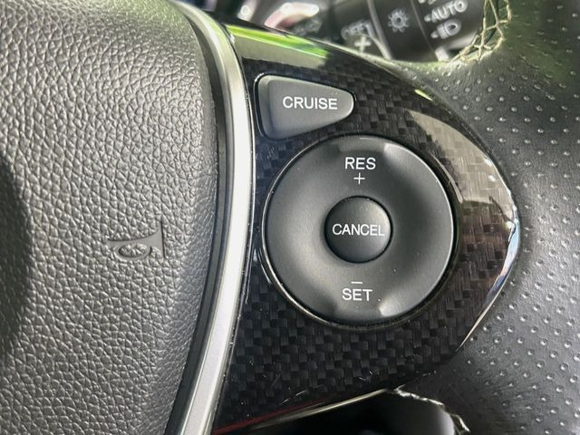 �y�N���[�Y�R���g���[���z�������H�����N���N���s�B�A�N�Z���𗣂��Ă���葬�x�ő��s���ł��A�������^�]���̕��S���y��!�����E�������ȒP�ȃX�C�b�`����Œ����ł��܂��B