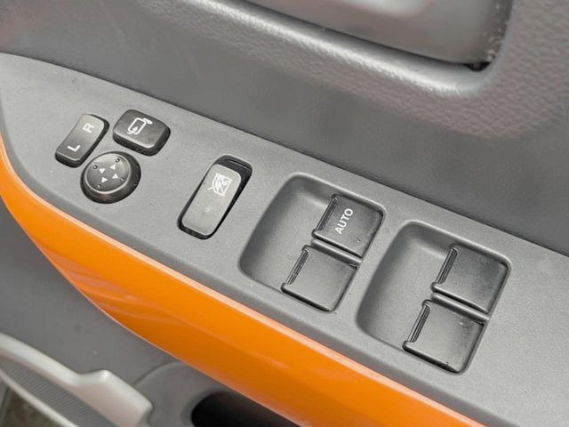 �y�d���i�[�~���[�z�T�C�h�~���[�͓d���i�[���ƂȂ��Ă���A�������ԏ�ł��L�Y�������X�N��}�����܂��B