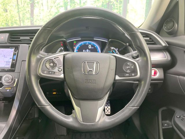 �y�����v�����X�e�A�����O�z�㎿�Ȋv���g�p���邱�ƂŁA��ɂ����������݂ƂĂ��^�]���₷���n���h���ł���