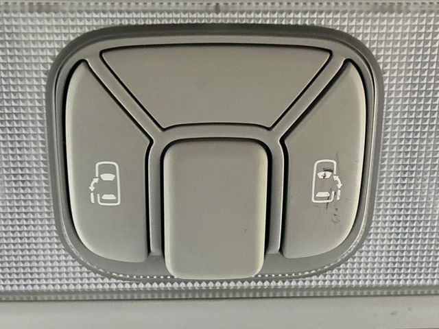 �y�����p���[�X���C�h�h�A�z�X�}�[�g�L�[��^�]�Ȃ̃X�C�b�`�Ō�ȗ����X���C�h�h�A�̊J���\���d��������͂����ăh�A���J����K�v�������A�����Ȃ��q�l�ł��ȒP�ɊJ���߂ł����K�ł���