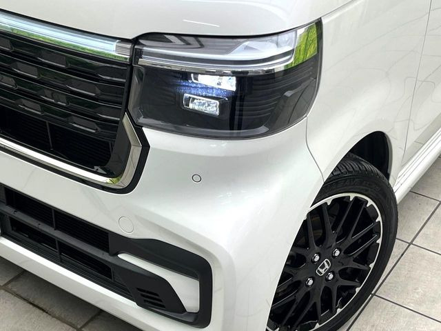 �yLED�w�b�h���C�g�z���V����ԑ��s�����ǍD�Ȏ��E���m�ۂ����S���ĉ^�]�ł��鍂�P�xLED�w�b�h���C�g�𑕔�!�_�����x�������A����d�͂��}�����Ă��܂��B