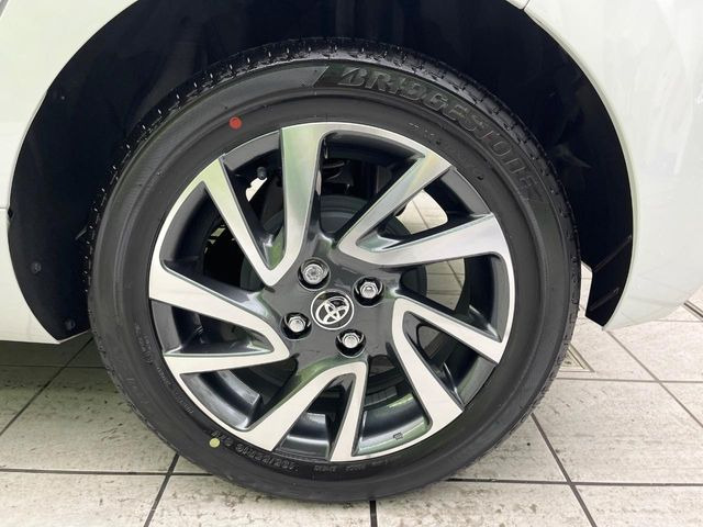 �y�����A���~�z�C�[���z�O�ςɃ}�b�`���������A���~�z�C�[���𑕒����Ă���܂��B�e��ЊO�A���~�z�C�[����A�X�^�b�h���X�^�C�����戵�����Ă���܂��B���񂲑��k����������