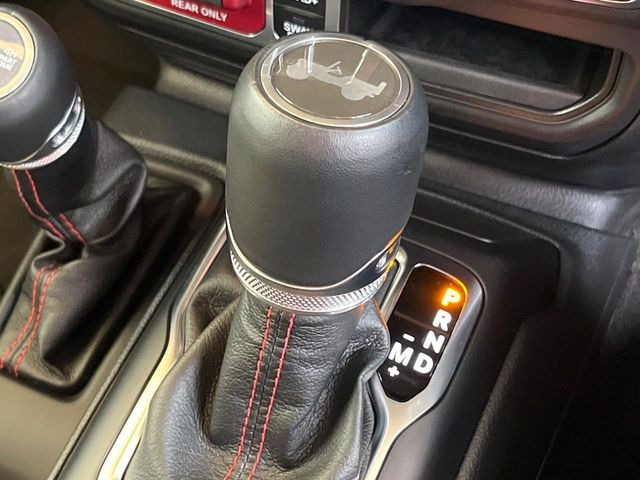 ��MT���[�h�t��AT:�ʏ�͎����ł����Ȃ���ϑ�(�M�A�`�F���W)���h���C�o�[�̑���ɂ���ĈӐ}�I�ɕς�����V�X�e���ł��B����w���i�̃h���C�u�����y���݂��������܂�!