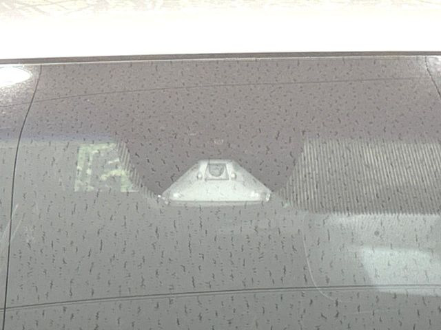 �y�z���_�Z���V���O�z���s���ɑO���̎ԗ�����F�����A�Փ˂������Ȏ��͌x��ƃu���[�L�ŏՓˉ���Ɣ�Q�y�����A�V�X�g�B�����S�Ƀh���C�u�����y���݂��������܂��B