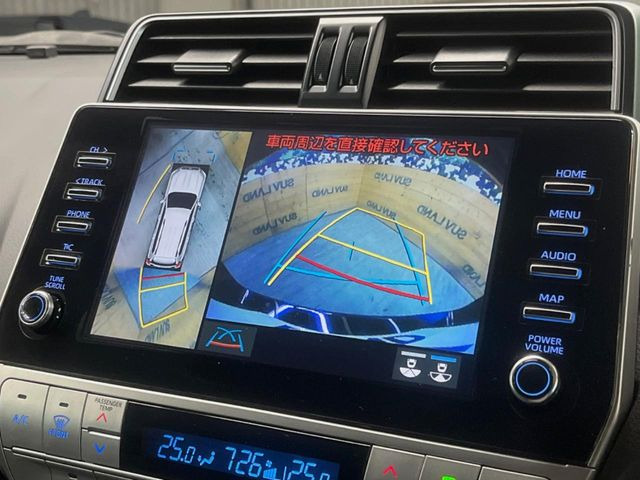 【パノラミックビューモニター】専用のカメラにより、上から見下ろしたような視点で360度クルマの周囲を確認することができます☆死角部分も確認しやすく、狭い場所での切り返しや駐車もスムーズに行えます。