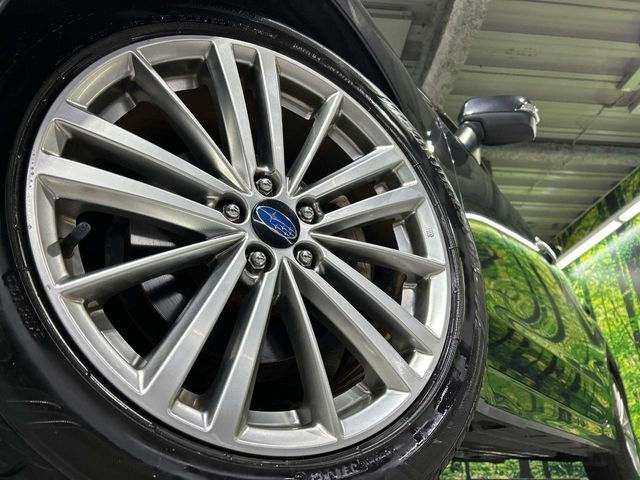 �y����17�C���`�A���~�z�C�[���z�O�ςɃ}�b�`���������A���~�z�C�[���𑕒����Ă���܂��B�e��ЊO�A���~�z�C�[����A�X�^�b�h���X�^�C�����戵�����Ă���܂��B���񂲑��k����������