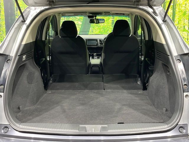 後席を格納すると、これだけの広さが!シーンに合わせたシートアレンジで、大きな荷物も積むことが出来ます♪