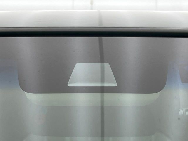 �y�z���_�Z���V���O�z���s���ɑO���̎ԗ�����F�����A�Փ˂������Ȏ��͌x��ƃu���[�L�ŏՓˉ���Ɣ�Q�y�����A�V�X�g�B�����S�Ƀh���C�u�����y���݂��������܂��B