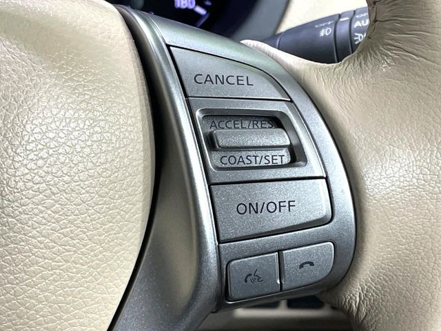 �y�N���[�Y�R���g���[���z�������H�����N���N���s�B�A�N�Z���𗣂��Ă���葬�x�ő��s���ł��A�������^�]���̕��S���y��!�����E�������ȒP�ȃX�C�b�`����Œ����ł��܂��B