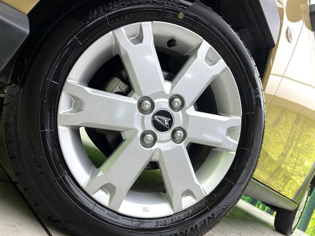 �y����15�C���`�A���~�z�C�[���z�O�ςɃ}�b�`���������A���~�z�C�[���𑕒����Ă���܂��B�e��ЊO�A���~�z�C�[����A�X�^�b�h���X�^�C�����戵�����Ă���܂��B���񂲑��k����������