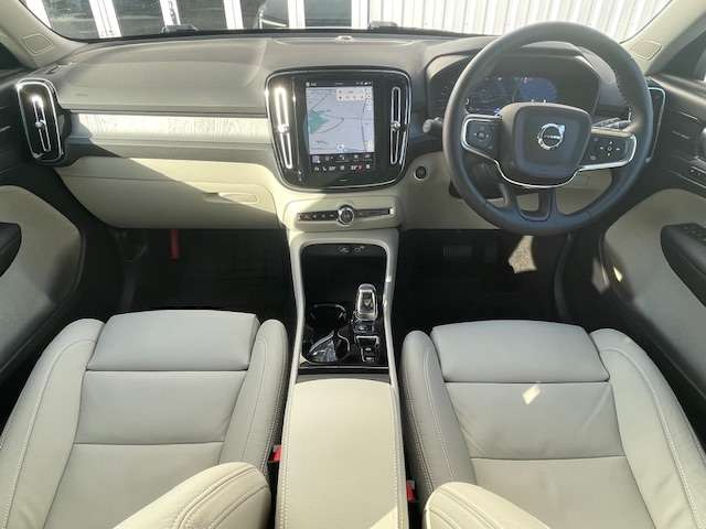 XC40ウルトラ B4 AWD 4WD