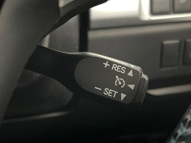 �y�N���[�Y�R���g���[���z�������H�����N���N���s�B�A�N�Z���𗣂��Ă���葬�x�ő��s���ł��A�������^�]���̕��S���y��!�����E�������ȒP�ȃX�C�b�`����Œ����ł��܂��B