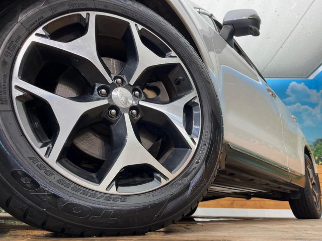 �y����18�C���`�A���~�z�C�[���z�O�ςɃ}�b�`���������A���~�z�C�[���𑕒����Ă���܂��B�e��ЊO�A���~�z�C�[����A�X�^�b�h���X�^�C�����戵�����Ă���܂��B���񂲑��k����������