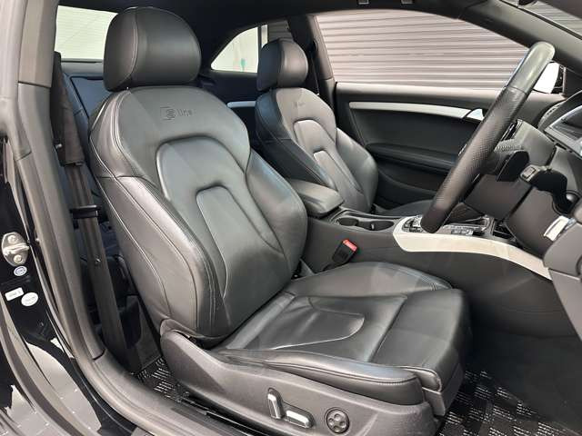 A52.0 TFSI クワトロ Sラインパッケージ 4WD