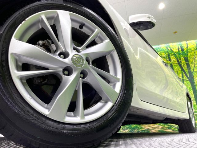 �y����17�C���`�A���~�z�C�[���z�O�ςɃ}�b�`���������A���~�z�C�[���𑕒����Ă���܂��B�e��ЊO�A���~�z�C�[����A�X�^�b�h���X�^�C�����戵�����Ă���܂��B���񂲑��k����������