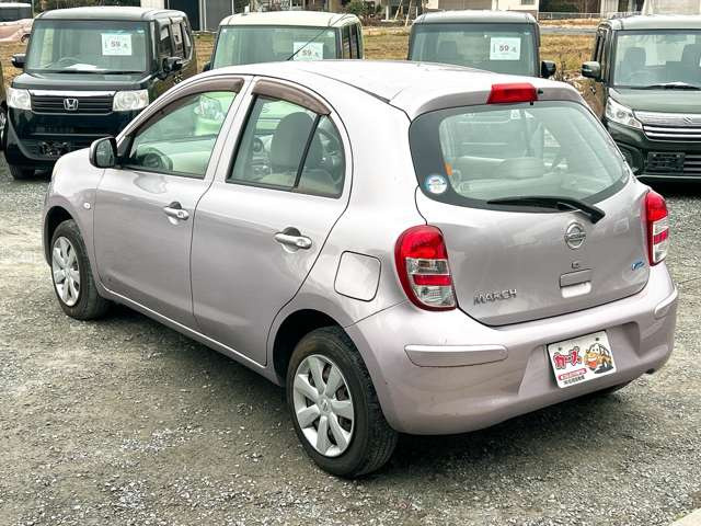 ���X�ł͌y�����Ԃ��畁�ʎԂ܂ŕ��L���I�[�����[�J�[�̎Ԏ�E�F�E�O���[�h��L�x�ɑ����Ă���܂��B