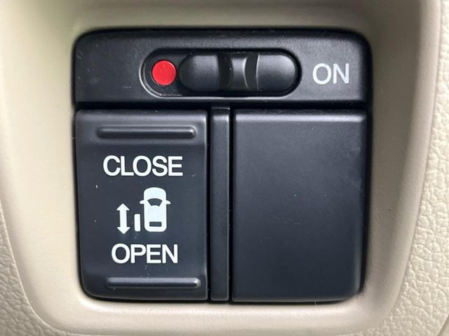 �y�p���[�X���C�h�h�A�z�X�}�[�g�L�[��^�]�Ȃ̃X�C�b�`�ŃX���C�h�h�A�̊J���\���d��������͂����ăh�A���J����K�v�������A���������q�l�ł��A�d���ו��������Ă��鎞�����N�ɊJ���߂ł��܂���