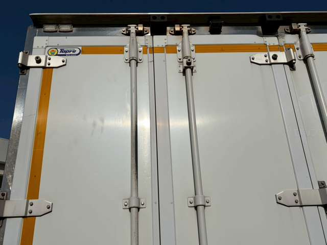 各種トラックを在庫しております!