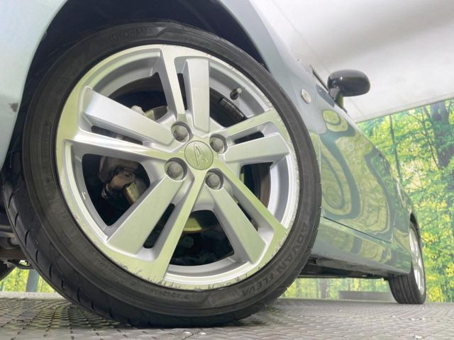 �y����16�C���`�A���~�z�C�[���z�O�ςɃ}�b�`���������A���~�z�C�[���𑕒����Ă���܂��B�e��ЊO�A���~�z�C�[����A�X�^�b�h���X�^�C�����戵�����Ă���܂��B���񂲑��k����������