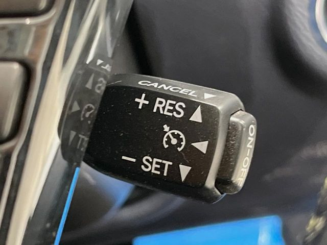 �y�N���[�Y�R���g���[���z�������H�����N���N���s�B�A�N�Z���𗣂��Ă���葬�x�ő��s���ł��A�������^�]���̕��S���y��!�����E�������ȒP�ȃX�C�b�`����Œ����ł��܂��B