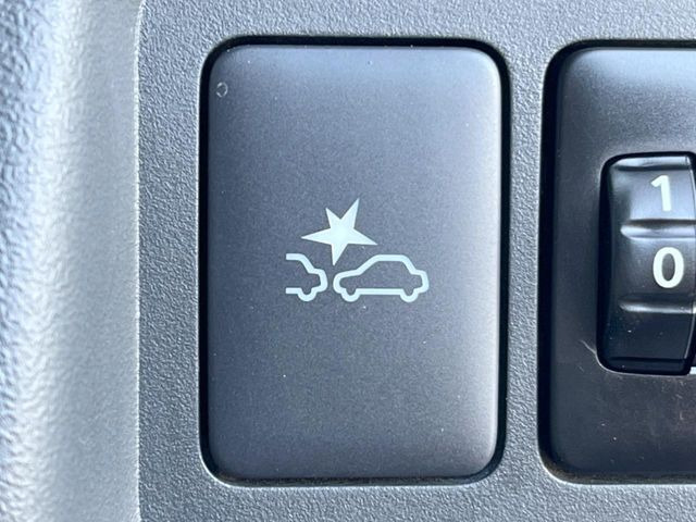 �y�O�He-Assist�z���s���ɑO���̎ԗ�����F�����A�Փ˂������Ȏ��͌x��ƃu���[�L�ŏՓˉ���Ɣ�Q�y�����A�V�X�g�B�����S�Ƀh���C�u�����y���݂��������܂��B