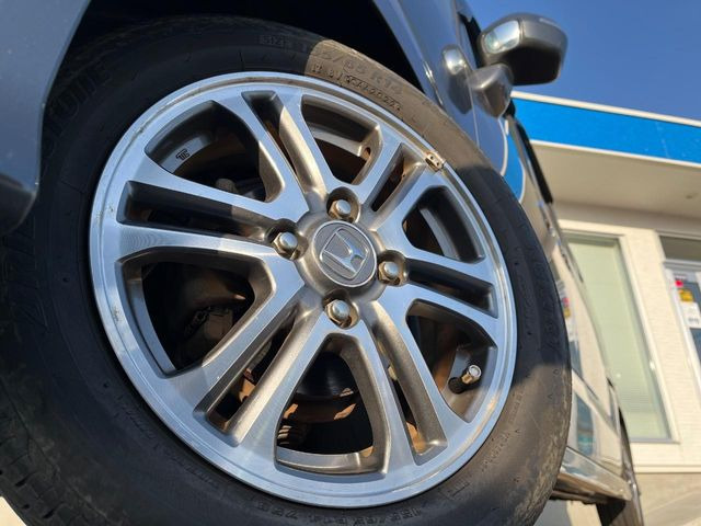 �y����14�C���`�A���~�z�C�[���z�O�ςɃ}�b�`���������A���~�z�C�[���𑕒����Ă���܂��B�e��ЊO�A���~�z�C�[����A�X�^�b�h���X�^�C�����戵�����Ă���܂��B���񂲑��k����������