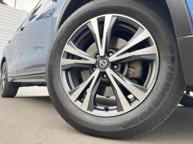 �y����18�C���`�A���~�z�C�[���z�O�ςɃ}�b�`���������A���~�z�C�[���𑕒����Ă���܂��B�e��ЊO�A���~�z�C�[����A�X�^�b�h���X�^�C�����戵�����Ă���܂��B���񂲑��k����������