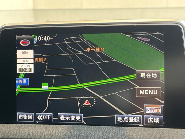 �������i�r:��̊��̂���i�r�́A����������ԓ������o���Ă���܂��BBluetooth�Đ��ȂǃI�[�f�B�I�@�\���[�����Ă���܂��̂ŁA�^�]�����y���߂܂���