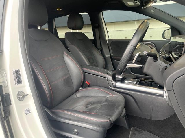 ���O��:�������Ƃ����h���C�o�[�X�y�[�X�ŁA�����Ԃ̉^�]�ł����K�ɂ��߂������������܂��B