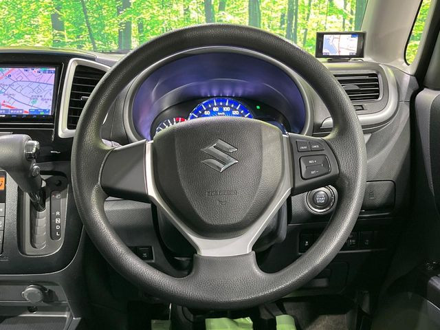 �y�N���[�Y�R���g���[���z�������H�����N���N���s�B�A�N�Z���𗣂��Ă���葬�x�ő��s���ł��A�������^�]���̕��S���y��!�����E�������ȒP�ȃX�C�b�`����Œ����ł��܂��B