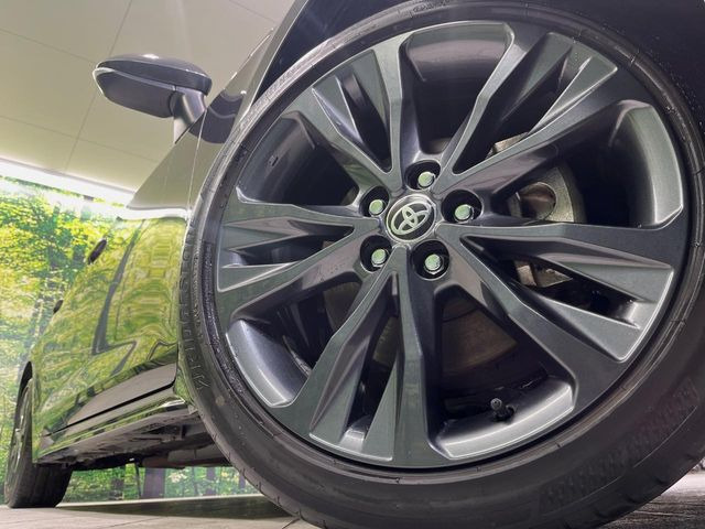 �O�ςɃ}�b�`���������A���~�z�C�[���𑕒����Ă���܂��B�e��ЊO�A���~�z�C�[����A�X�^�b�h���X�^�C�����戵�����Ă���܂��B���񂲑��k����������