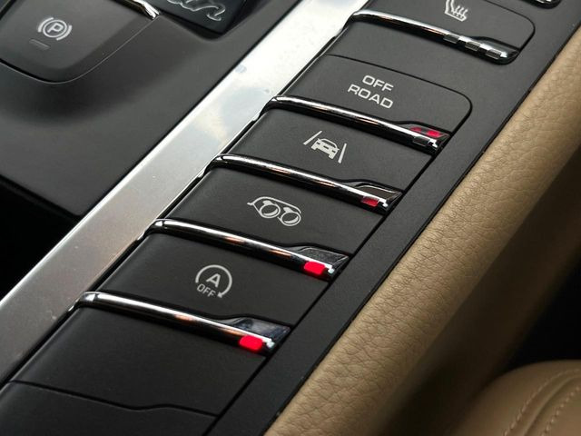 �����[���f�B�p�[�`���[ ���H��̔������J�����ŔF�����A�h���C�o�[���E�C���J�[������s�킸�ɎԐ�����E����\��������ꍇ�A�u�U�[�ƃf�B�X�v���C�\���ɂ�蒍�ӂ����N���Ă���܂�!