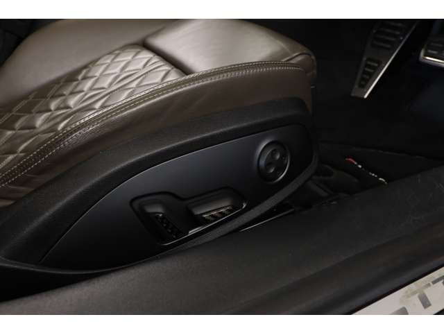 �E�A�E�f�B�}�g���N�XOLED�������C�g