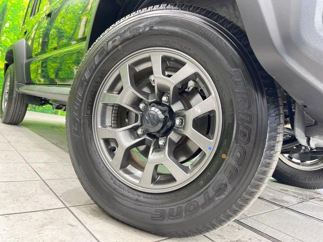 �y����15�C���`�A���~�z�C�[���z�O�ςɃ}�b�`���������A���~�z�C�[���𑕒����Ă���܂��B�e��ЊO�A���~�z�C�[����A�X�^�b�h���X�^�C�����戵�����Ă���܂��B���񂲑��k����������