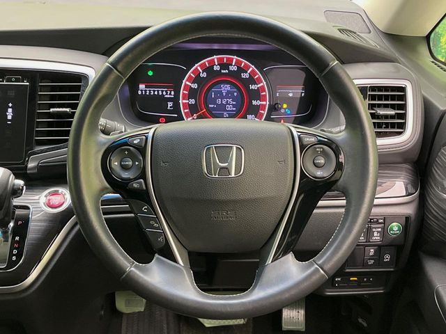 �y�����v�����X�e�A�����O�z�㎿�Ȋv���g�p���邱�ƂŁA��ɂ����������݂ƂĂ��^�]���₷���n���h���ł���