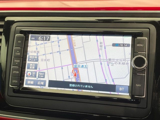 �������i�r:��̊��̂���i�r�́A����������ԓ������o���Ă���܂��BBluetooth�Đ��ȂǃI�[�f�B�I�@�\���[�����Ă���܂��̂ŁA�^�]�����y���߂܂���