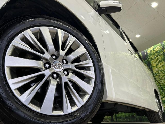 �y����18�C���`�A���~�z�C�[���z�O�ςɃ}�b�`���������A���~�z�C�[���𑕒����Ă���܂��B�e��ЊO�A���~�z�C�[����A�X�^�b�h���X�^�C�����戵�����Ă���܂��B���񂲑��k����������