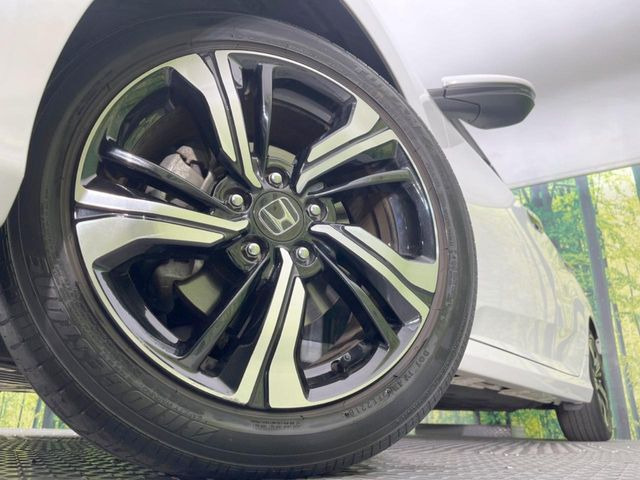 �y����17�C���`�A���~�z�C�[���z�O�ςɃ}�b�`���������A���~�z�C�[���𑕒����Ă���܂��B�e��ЊO�A���~�z�C�[����A�X�^�b�h���X�^�C�����戵�����Ă���܂��B���񂲑��k����������